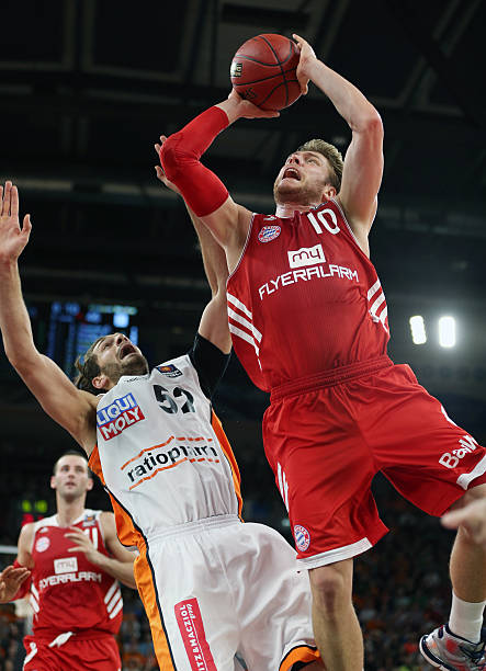 场上占有一 场上占有一