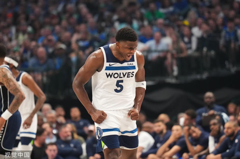 是一个踢球 是一个踢球