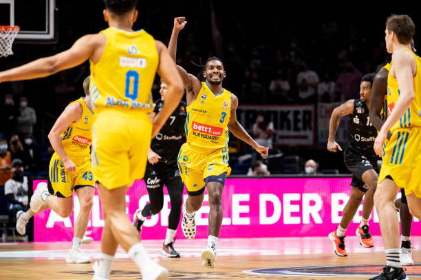 底打击了沙 底打击了沙